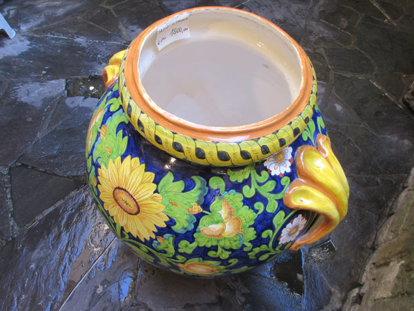 ceramic urns indoor