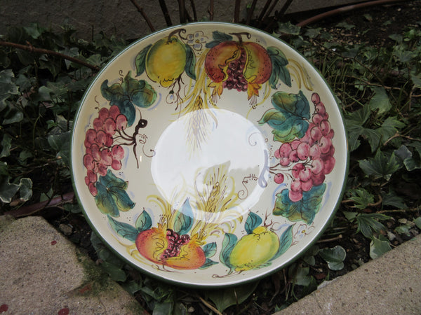 Ceramic bowl for kitchen